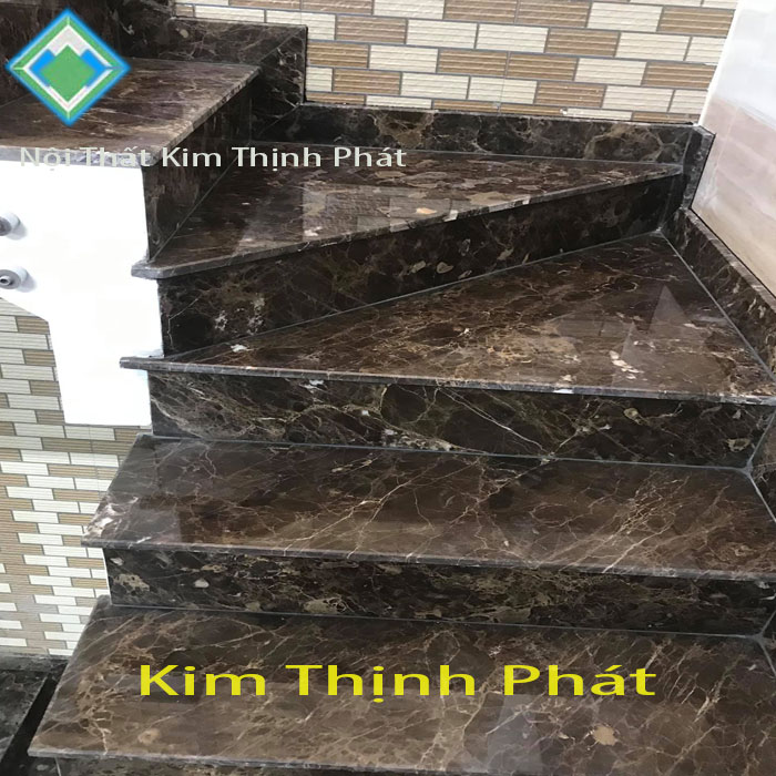 Cầu thang ốp đá granite3