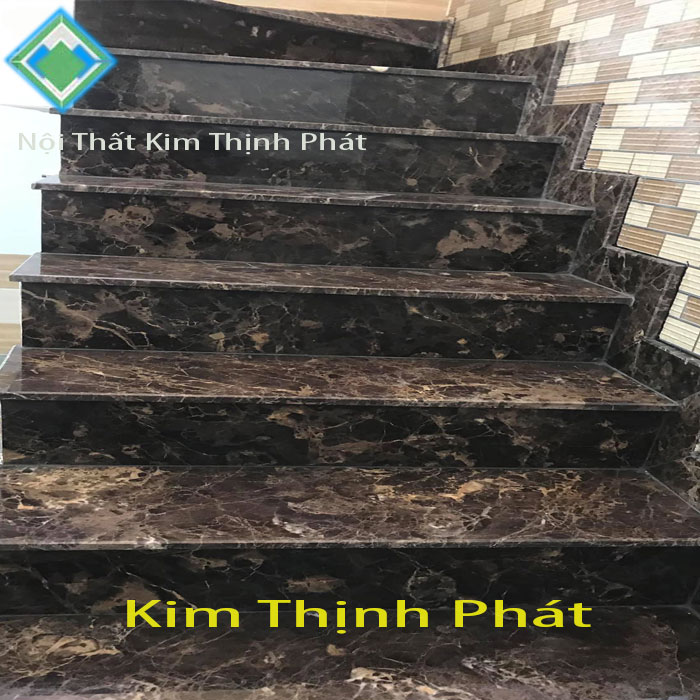 Cầu thang ốp đá granite4