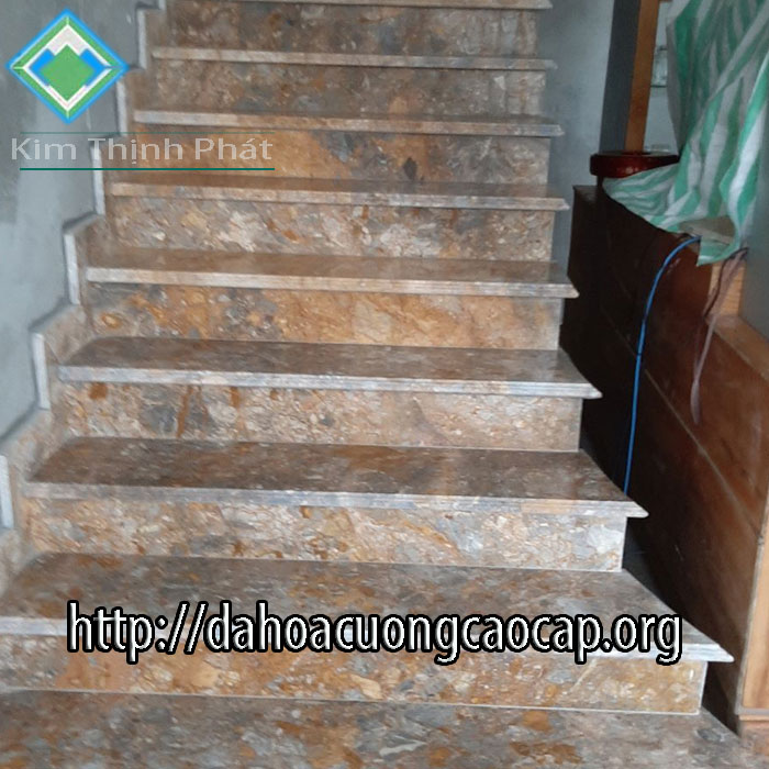 Cầu thang lát đá hoa cương đẹp1