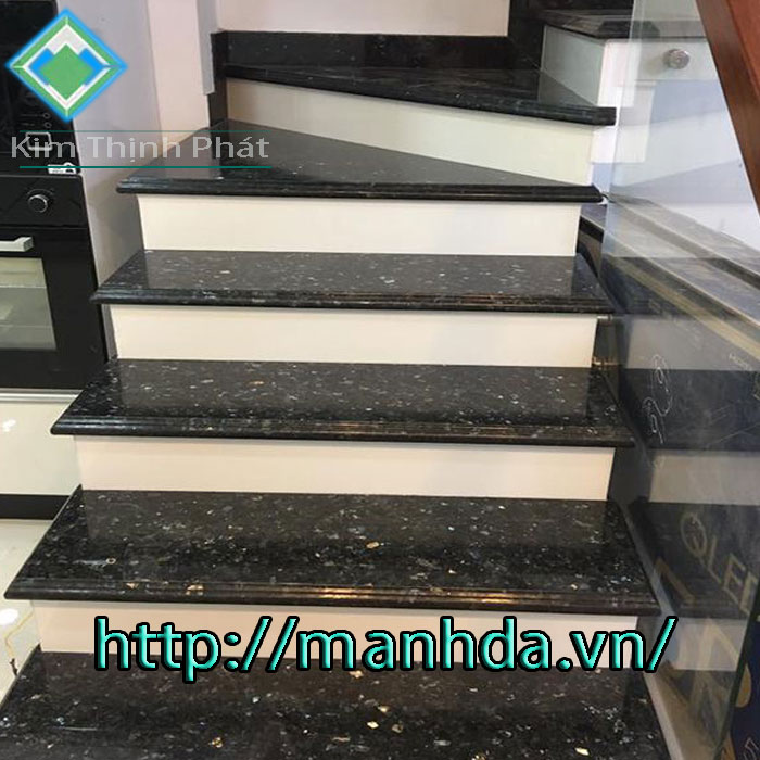 Cầu thang lát đá hoa cương đẹp3