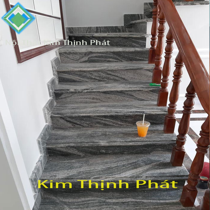 Cầu thang lát đá hoa cương đẹp8