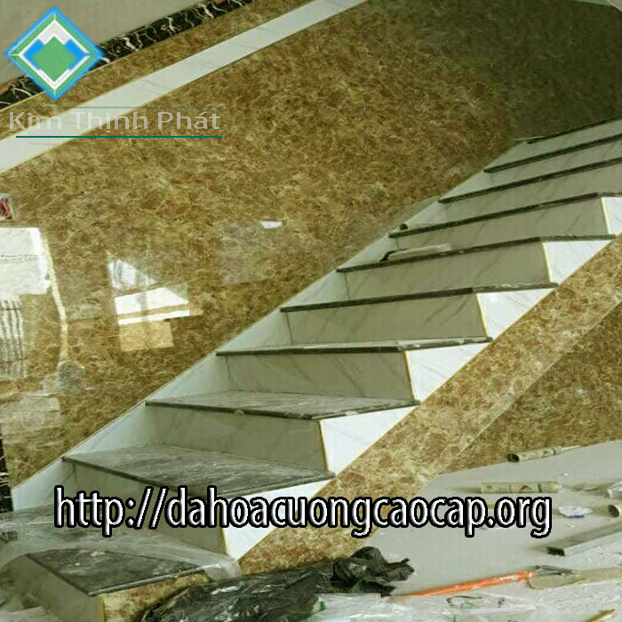 Cầu thang ốp đá marble7
